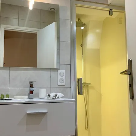 Riviera Apartment 3*